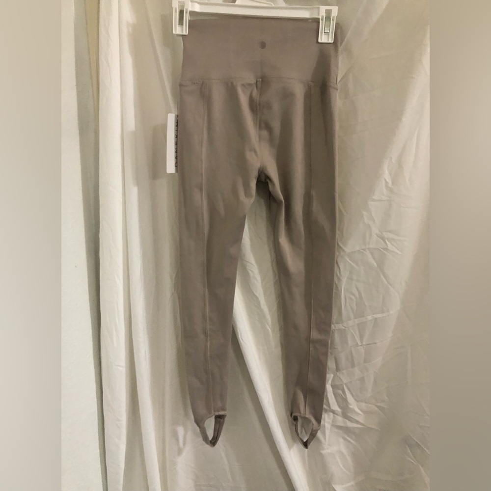 Danskin taupe atmosphere moisture wicking stirrup leggings size XS brand new